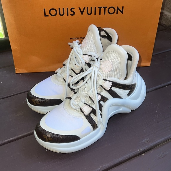 Louis Vuitton LV Archlight Sneaker - Picture 2 of 9